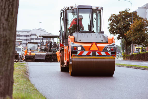 Best Affordable Driveway Paving  in Bowling Green, FL